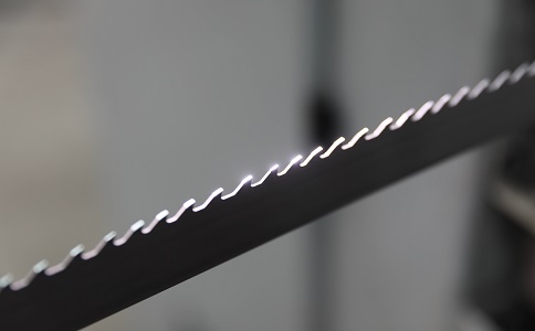 龙潭双金属带锯条产生切削噪音的原因具体有哪些？